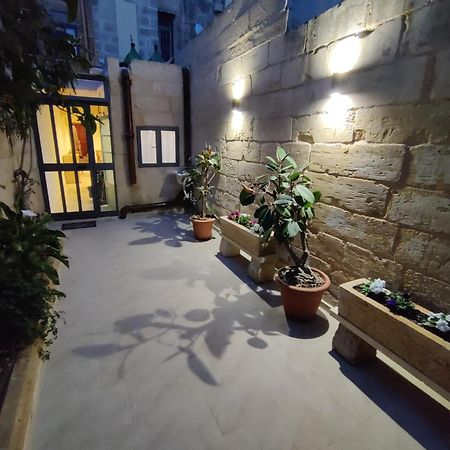 לוקה Peaceful Traditional Maltese Townhouse מראה חיצוני תמונה