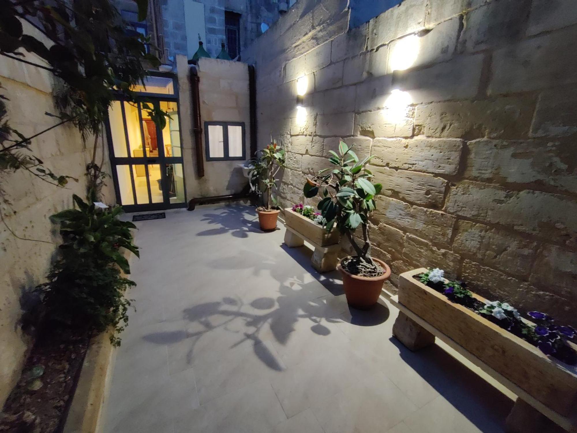 לוקה Peaceful Traditional Maltese Townhouse מראה חיצוני תמונה